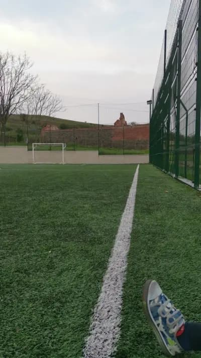 Футболно игрище Дъбник