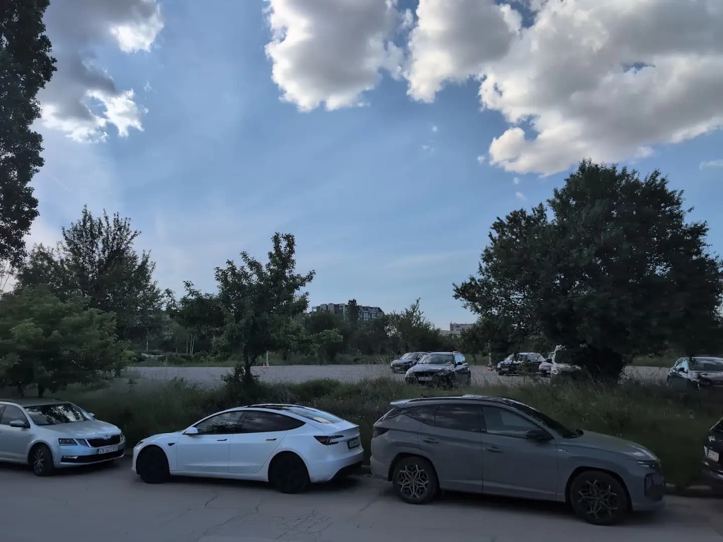 Неохраняем частен паркинг
