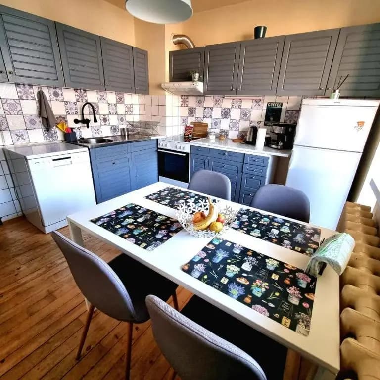Spacious 3 bedroom apartment
