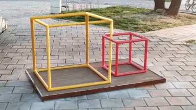 Композиция с невъзможен куб