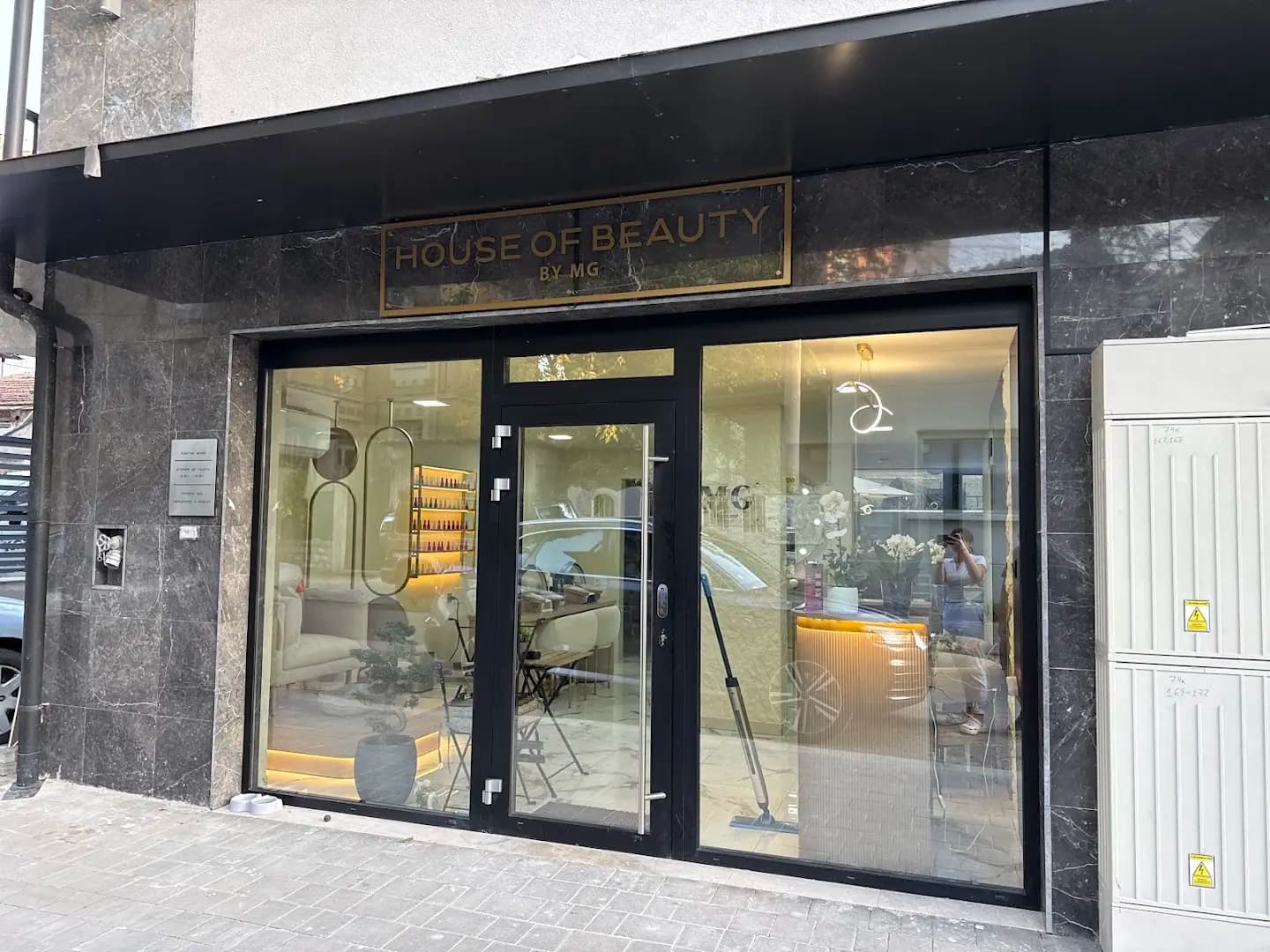 HOUSE OF BEAUTY