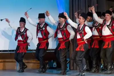 Фолклорен танцов ансамбъл СИВЕК