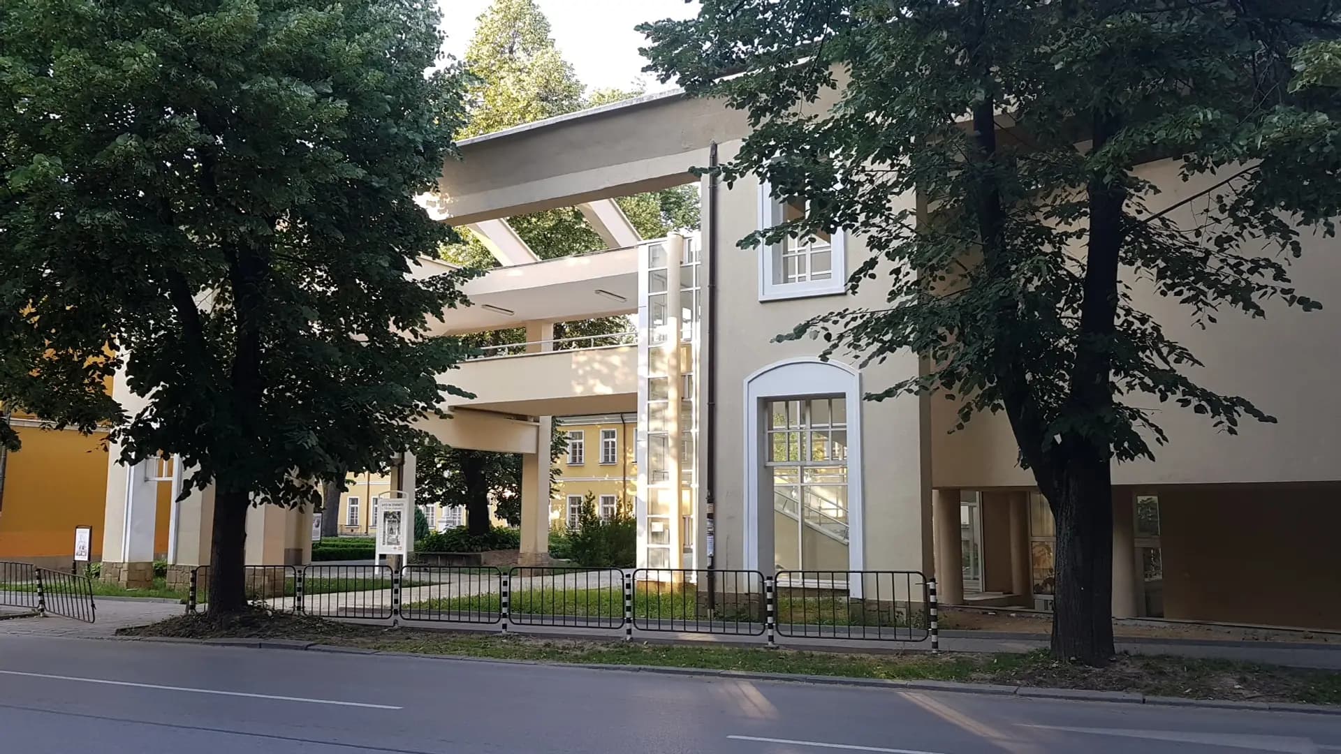 Априловска гимназия
