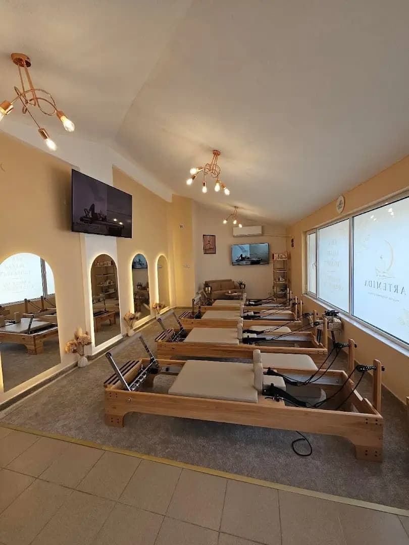 Пилатес реформър Artemida pilates