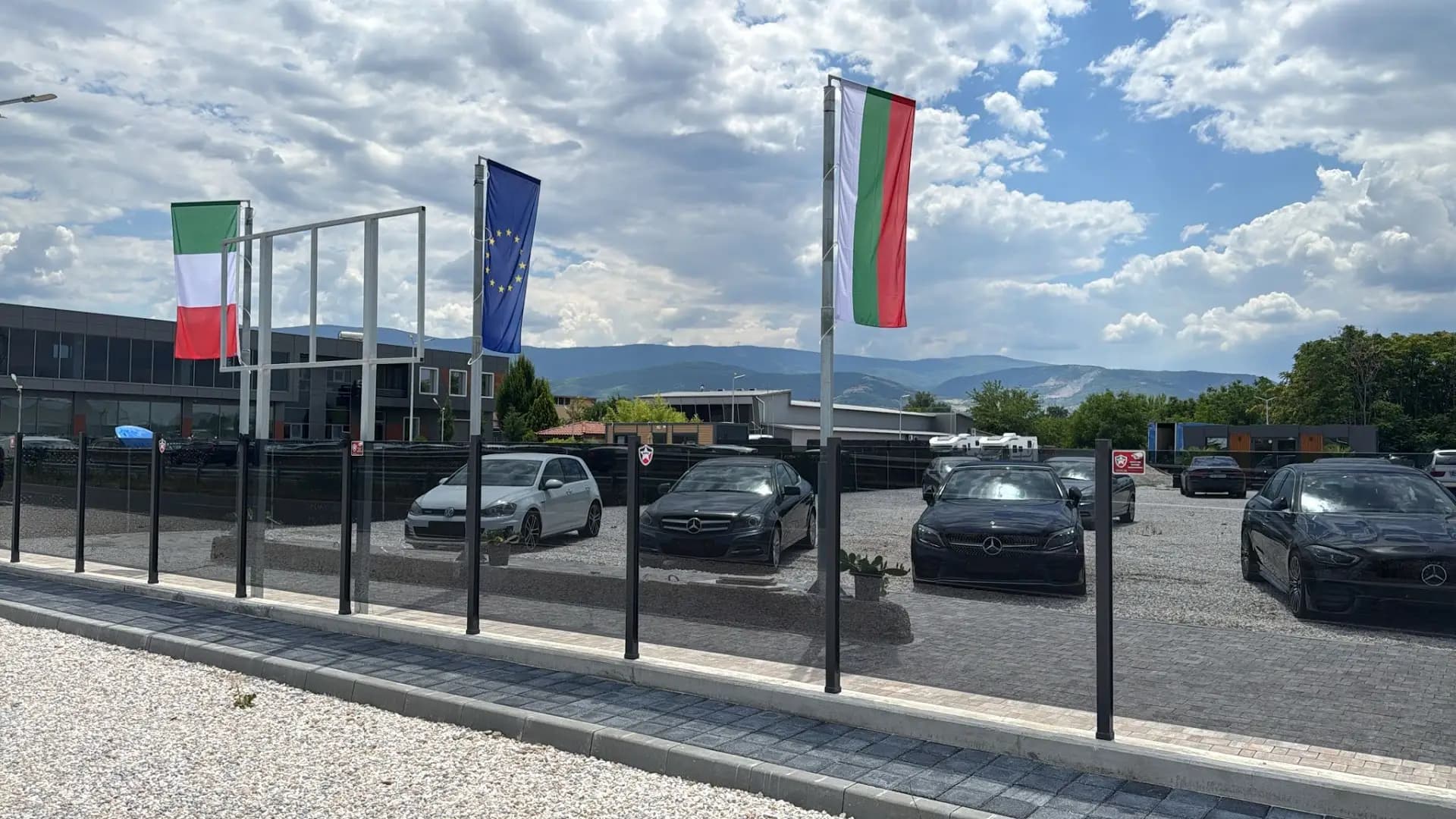 VIA AUTO
