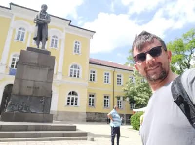 Застрахователен офис на Алианц България