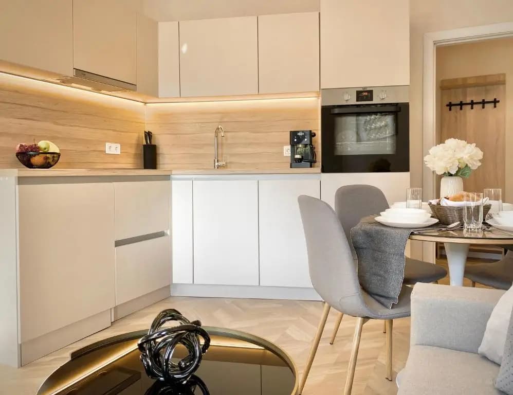 Business & Family Apartment Free Parking