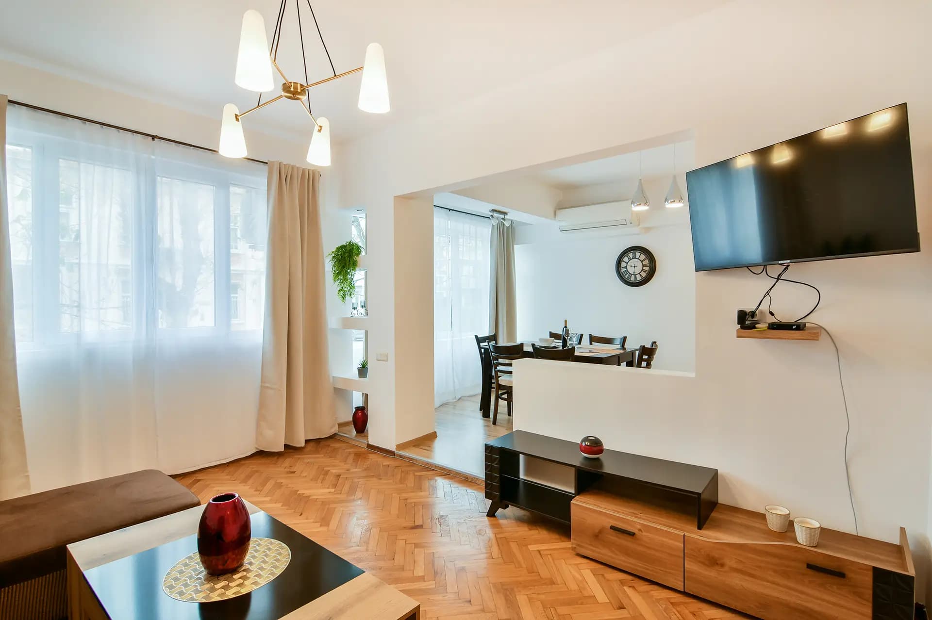 Grand Central Elegance - 2BR