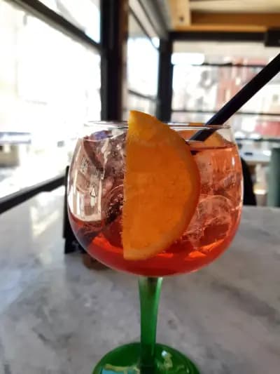 MODA BAR