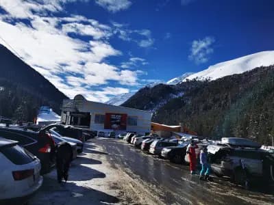 "Pirin" Str. 176 Parking