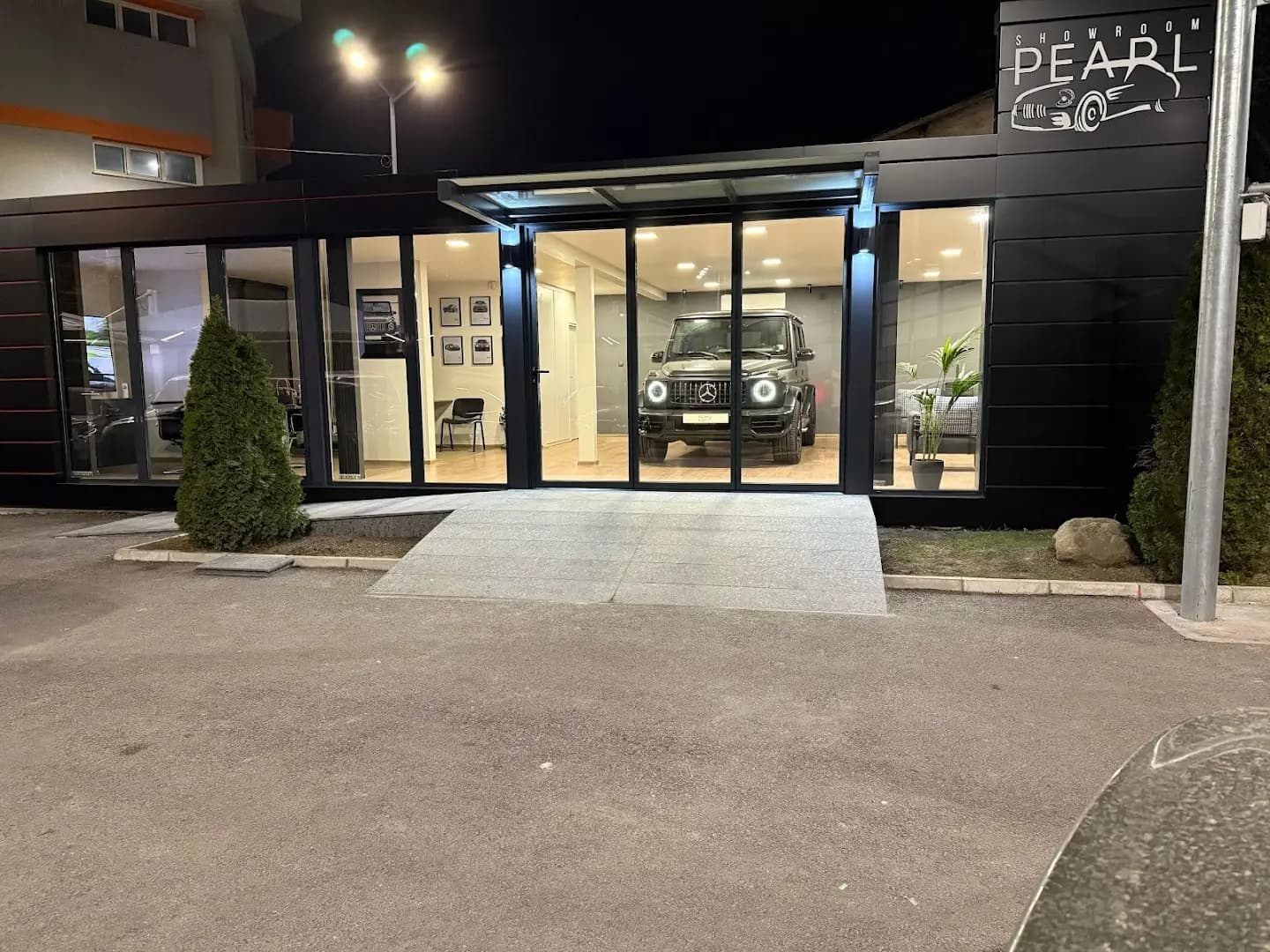Showroom Pearl Exclusive Cars