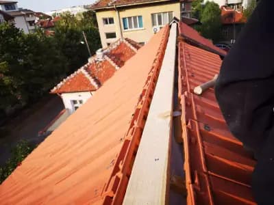 Ремонт на покриви Враца - Изграждане на покриви, Пренареждане на керемиди, Хидроизолация, Монтаж на улуци и други