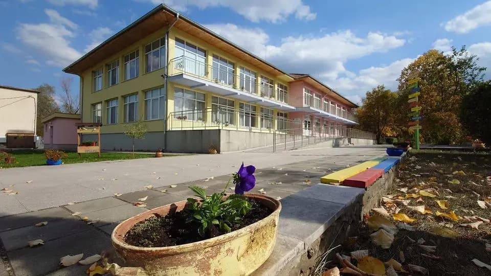 ДГ "Незабравка"