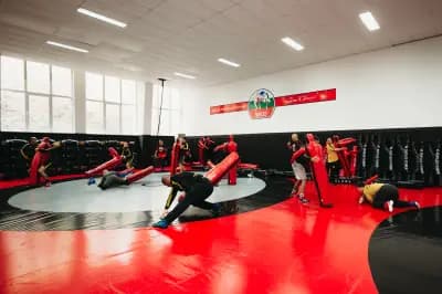 Спортна зала "Suples"