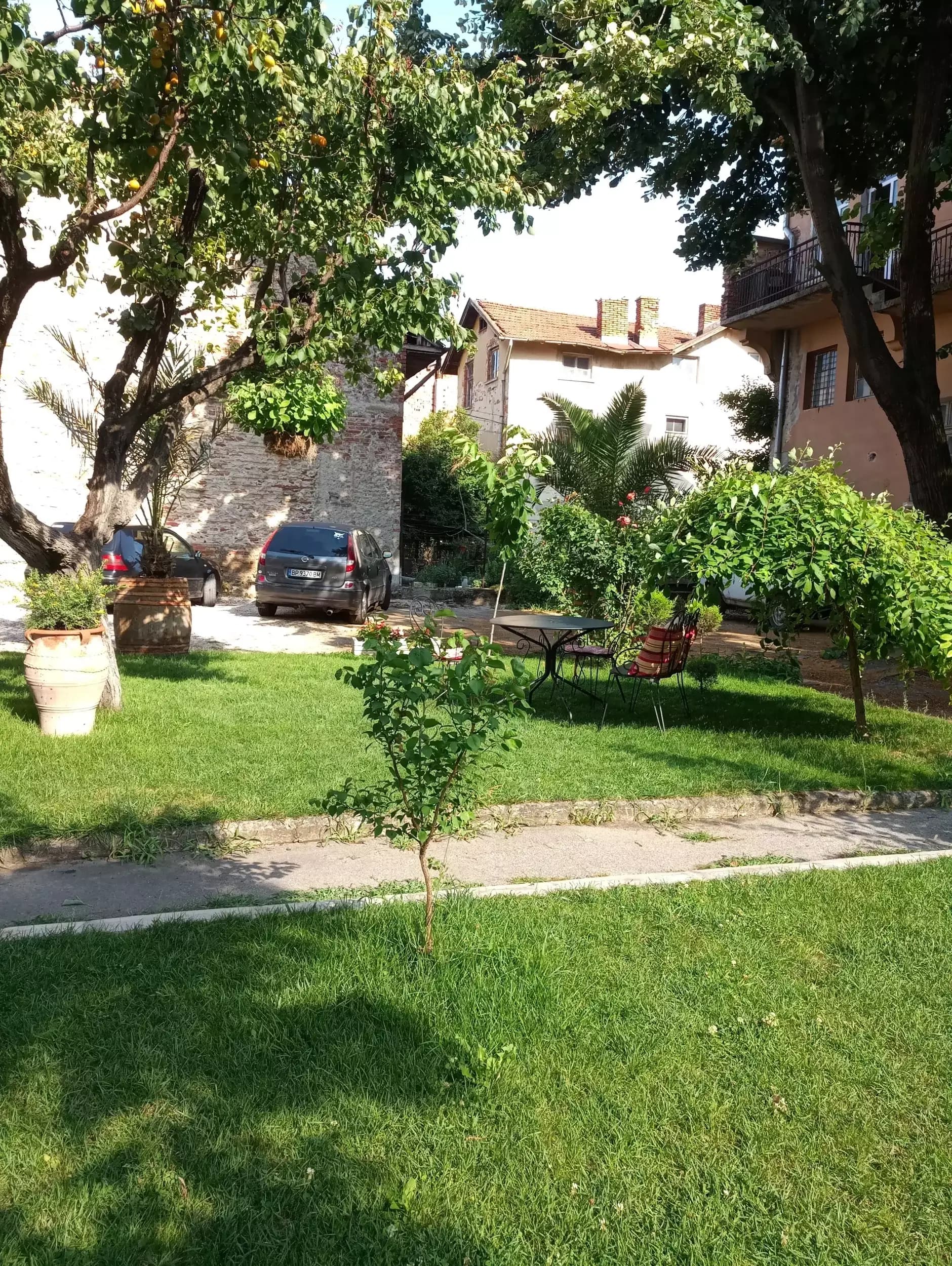 Hotel Misho's Street