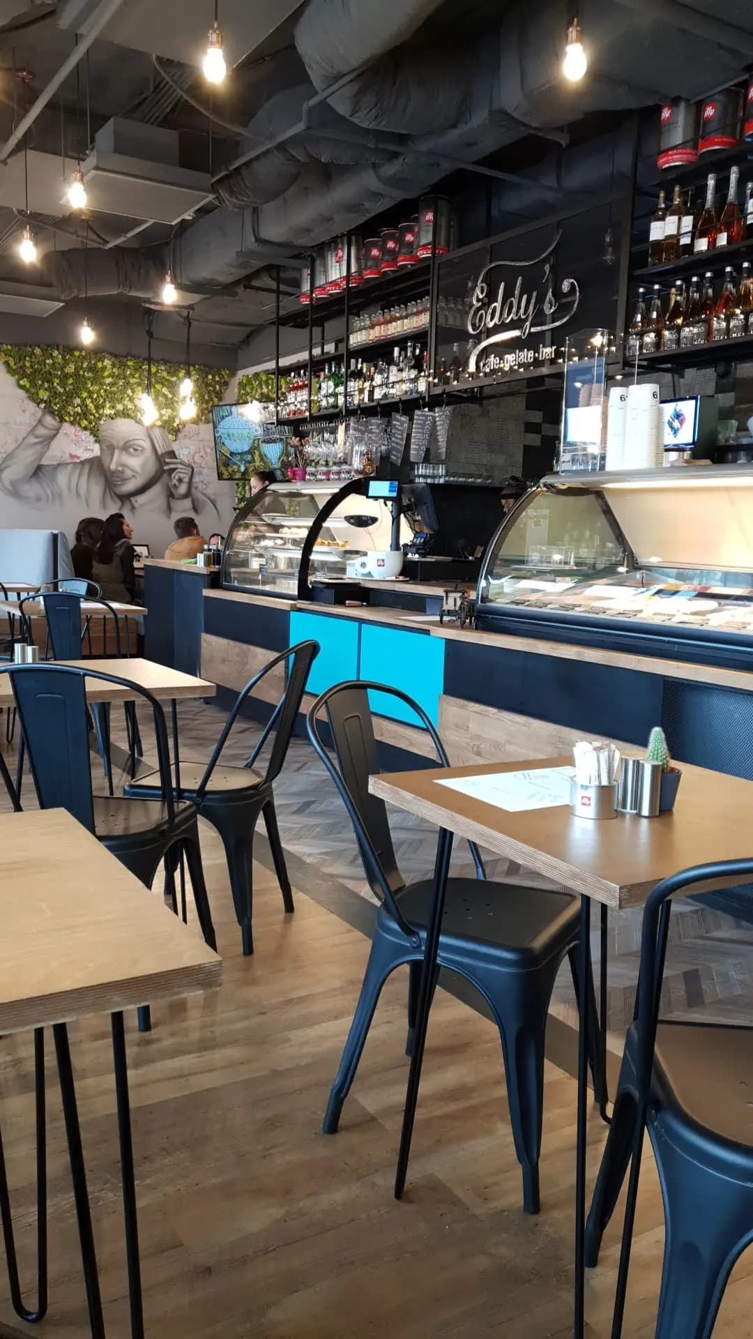 Eddy's Cafe Gelato BAR