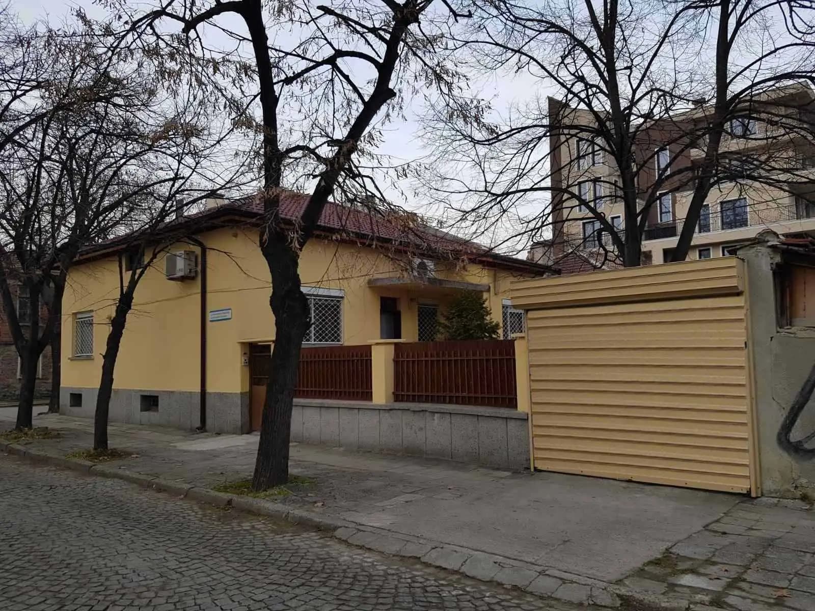 Private House Under the linden trees
