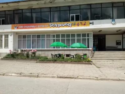 Кафе-сладкарница с детски кът "Дария"