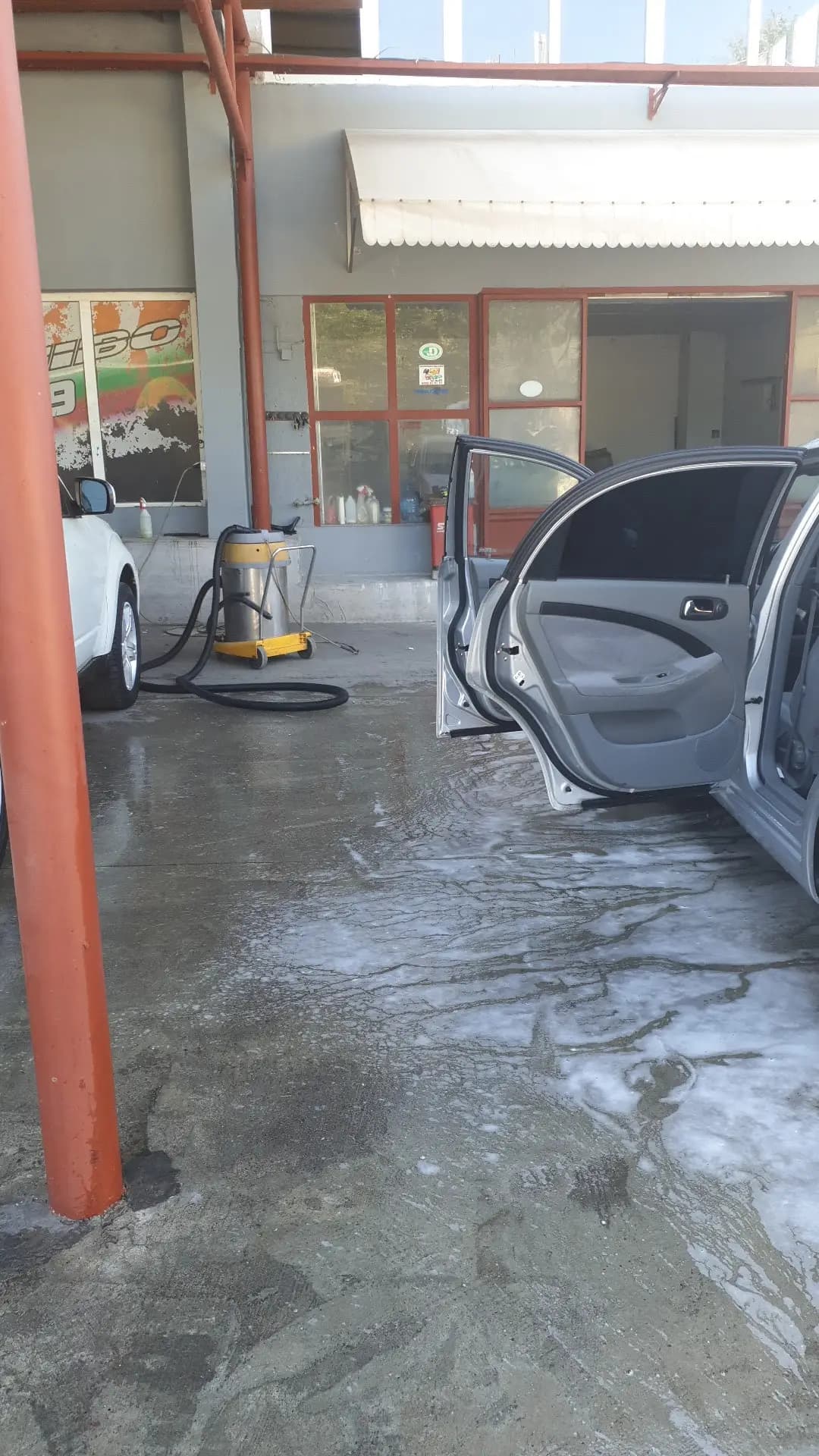 автомивка на самообслужване