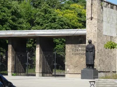 Мемориал-костница на военните гробища
