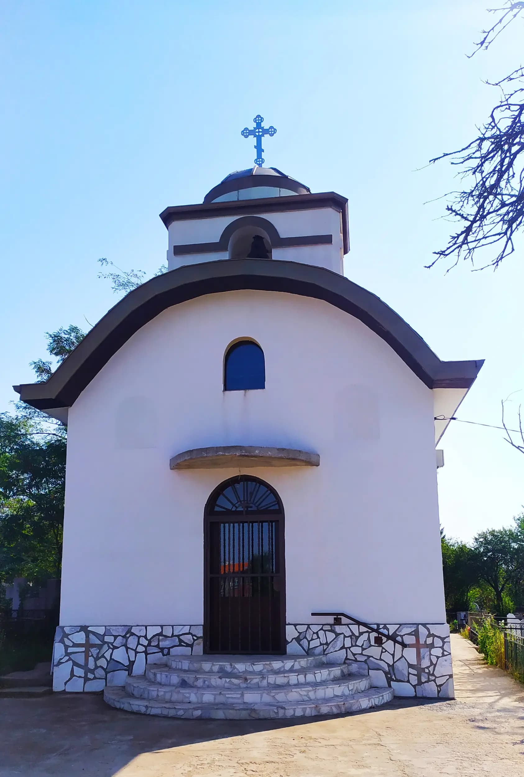 Гробищен параклис