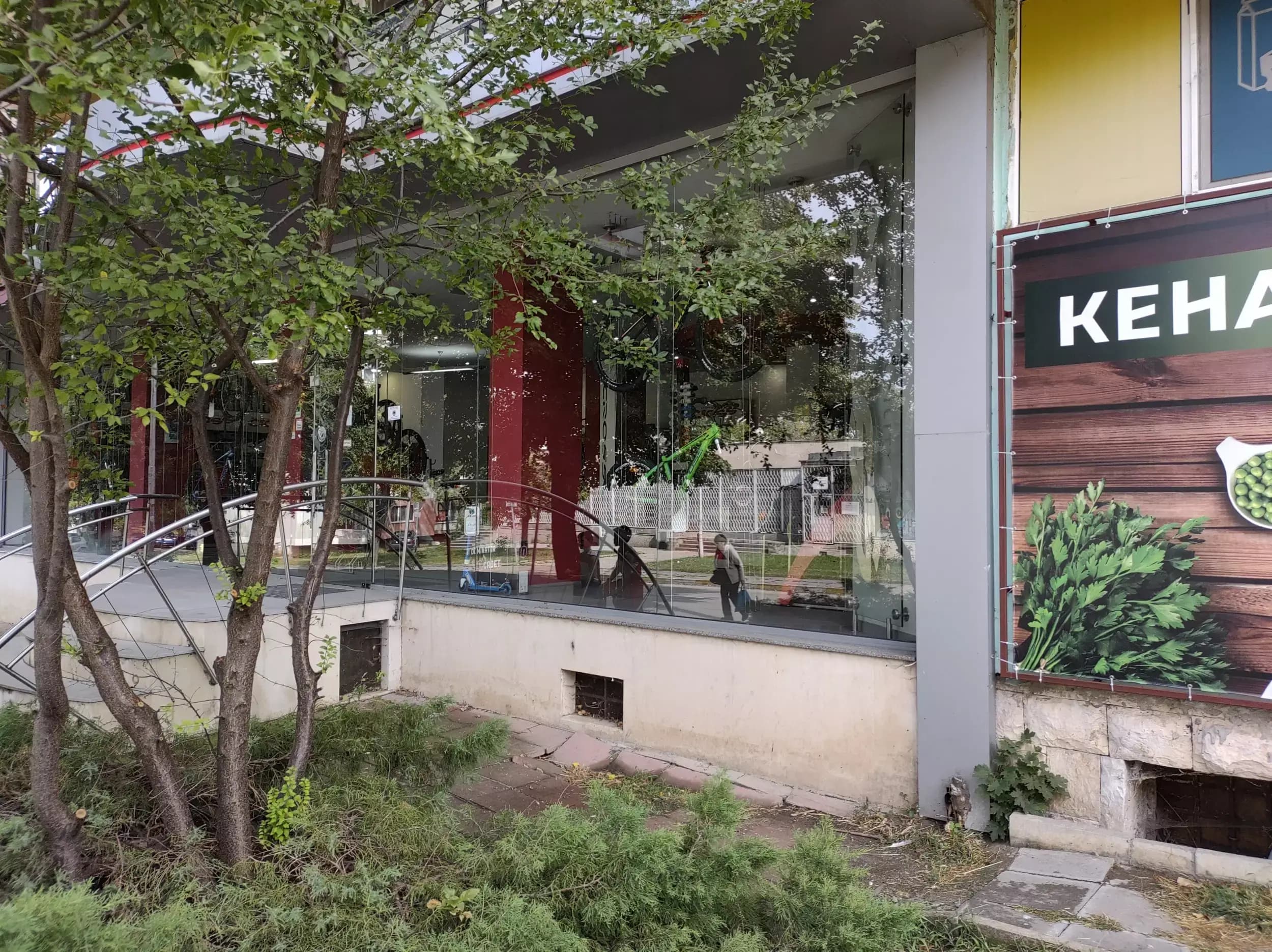 Фирмен магазин и сервиз за велосипеди Крос- Враца