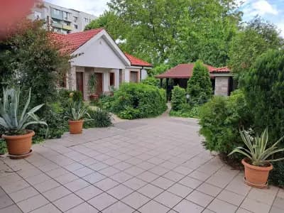 Stariya oreh pool & garden