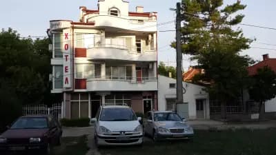 Хотел “Зора”