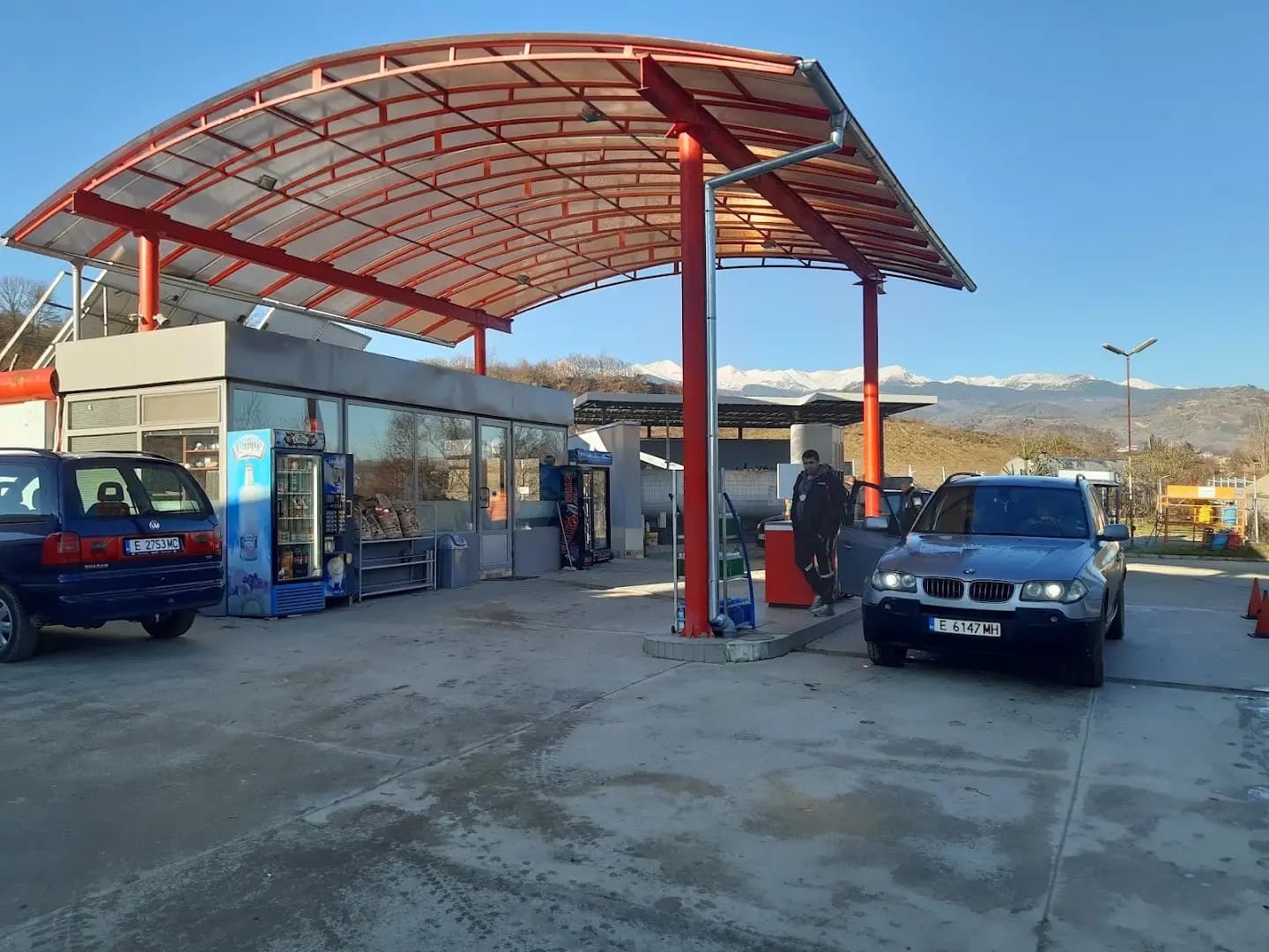 Секънд Енерджи Груп ЕООД БЕНЗИНОСТАНЦИЯ И АВТОСЕРВИЗ