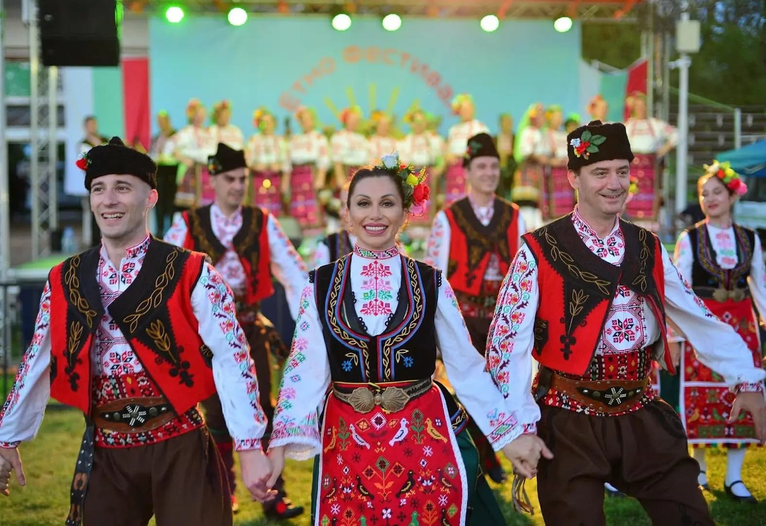 Северняшки ансамбъл за народни песни и танци “Иван Вълев” - Плевен