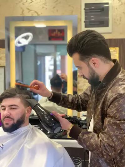 Deluxe Barber Shop