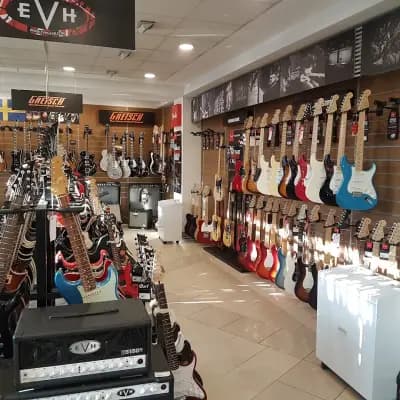 YAMAHA Music store / Музикален магазин