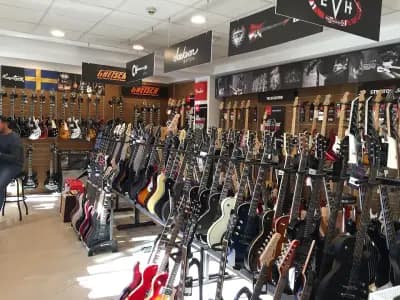 YAMAHA Music store / Музикален магазин