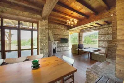 Leshten Guest Homes "Venny, Hope and Love"