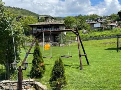 Leshten Guest Homes "Venny, Hope and Love"