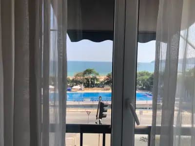 Panorama Hotel - Free EV Charging Station