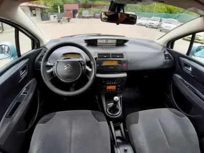 Автокъща Jani