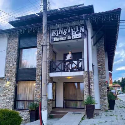 Einstein House & Spa