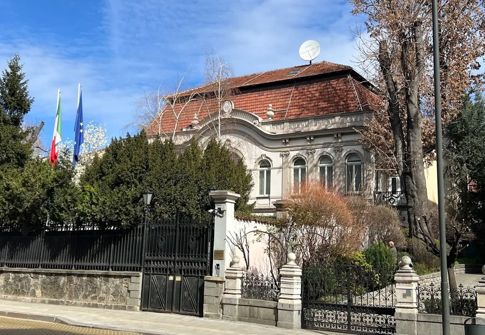 Посолство на Италианската република
