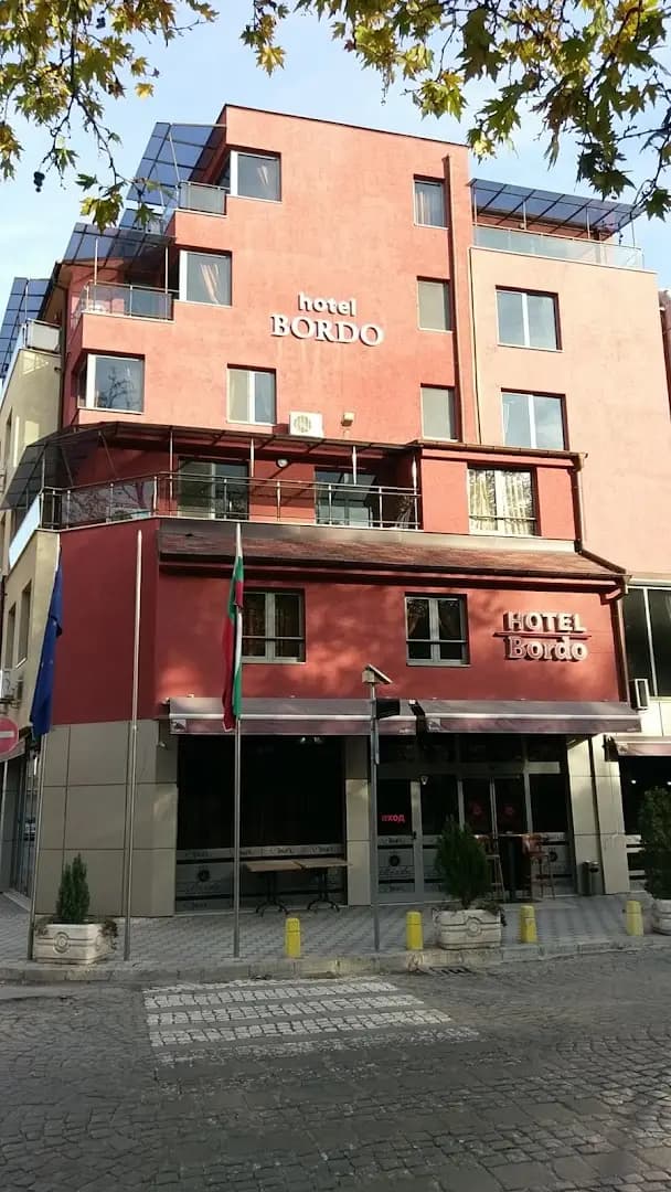 Хотел Бордо