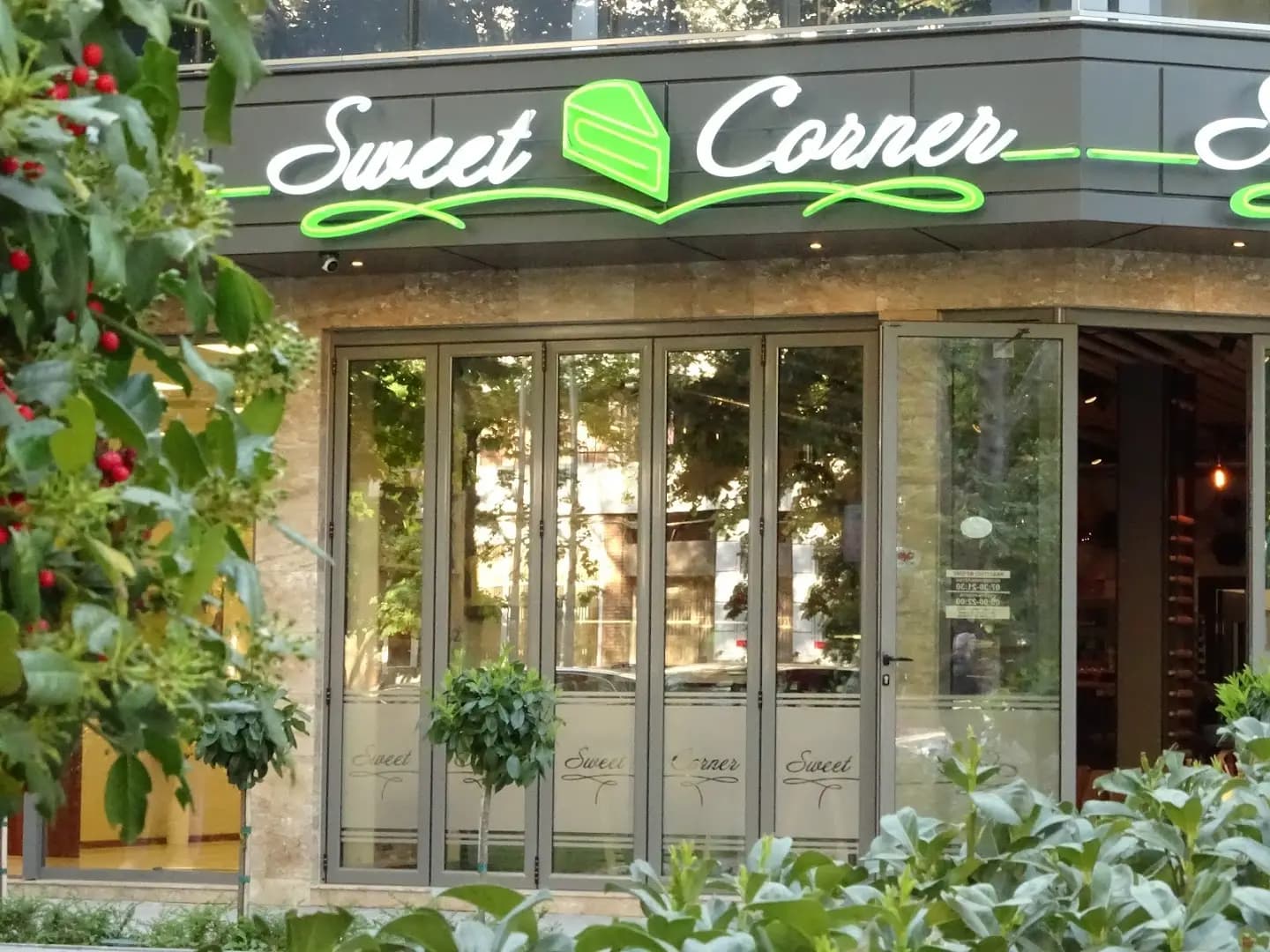 Sweet Corner| Кафене - сладкарница Пловдив