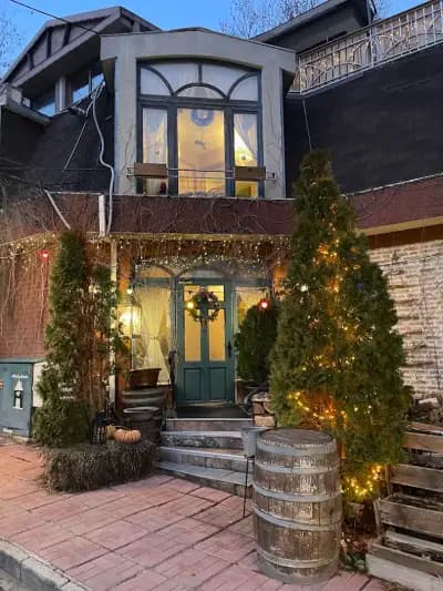Bistro Happy House