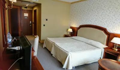 Romance Hotel and Family Suites
