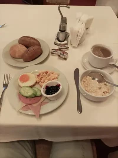 Romance Hotel and Family Suites