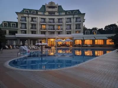Romance Hotel and Family Suites