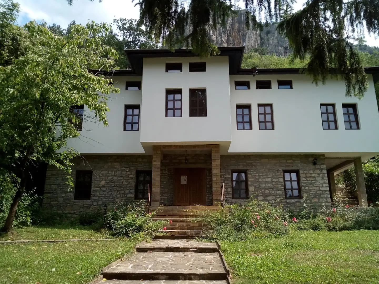 Къмпинг Стринава