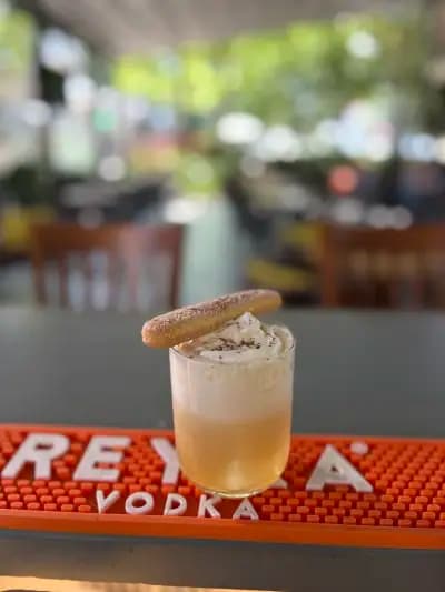 Крилото Cocktails & Gastro Bar