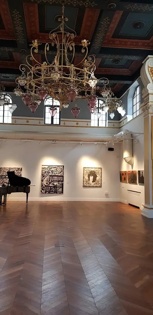 OBORISHTE5 Gallery and Hall