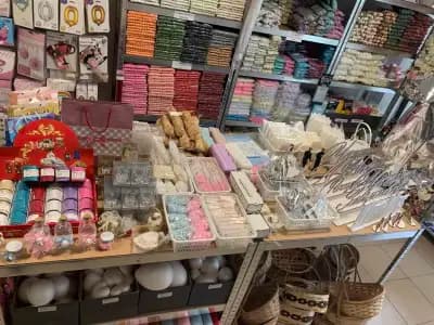 ВикторияЛукс -магазин и склад за сватбени и цветарски материали на едро и дребно