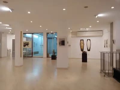 Venis House